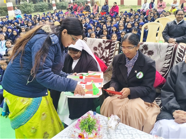 CLASS 1 & 2 CHRISTMAS ASSEMBLY