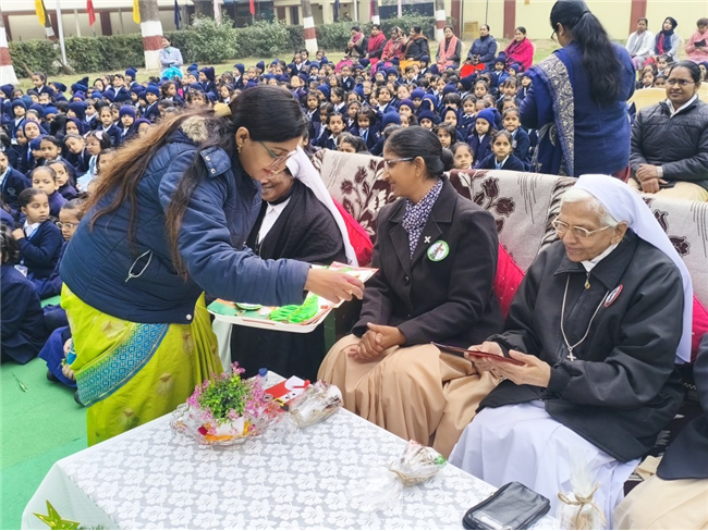 CLASS 1 & 2 CHRISTMAS ASSEMBLY