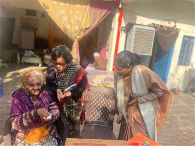 JPIC MEMBERS ORGANIZED A VISIT TO DHANRAJ OLD AGE HOME