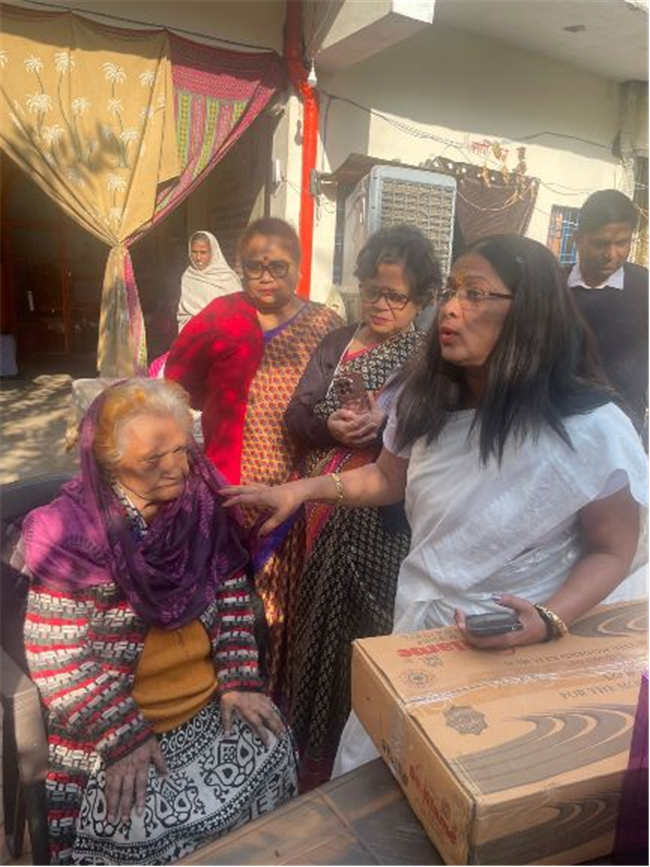 JPIC MEMBERS ORGANIZED A VISIT TO DHANRAJ OLD AGE HOME