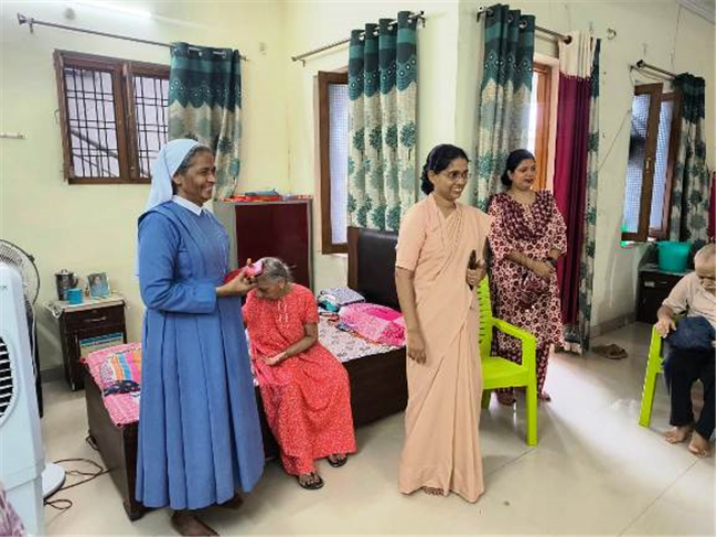 FRIENDS OF MARY WARD VISITED THE OLD AGE HOME