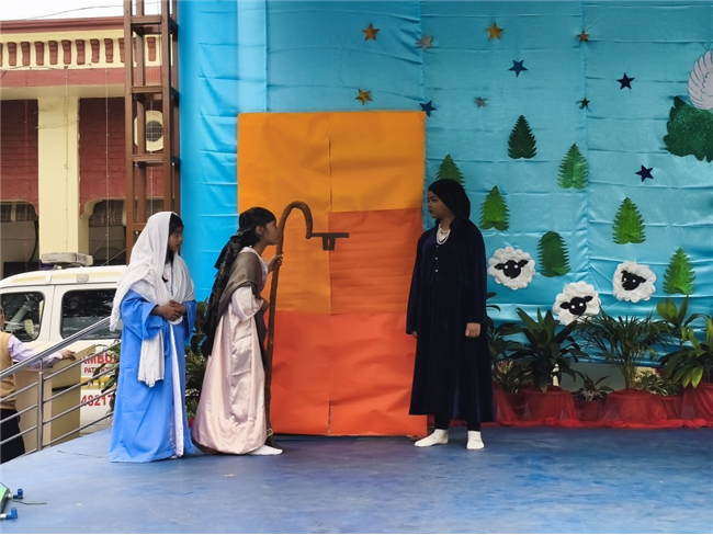 CLASS 1 & 2 CHRISTMAS ASSEMBLY