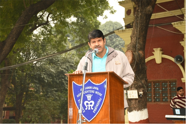 USM ACTIVITY-WINTER SMILES