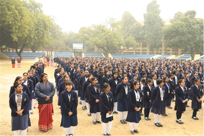 USM ACTIVITY-WINTER SMILES