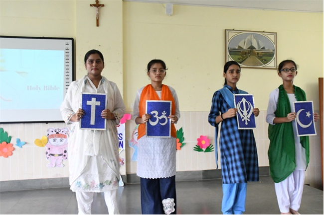 FANCY DRESS COMPETITION