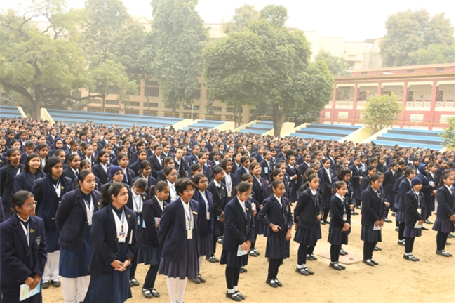 USM ACTIVITY-WINTER SMILES