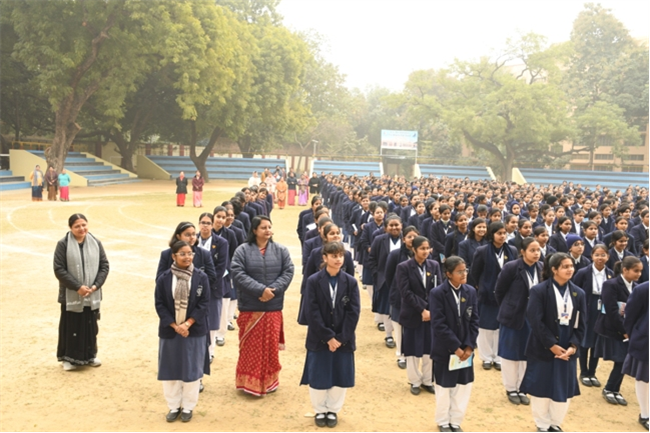 USM ACTIVITY-WINTER SMILES