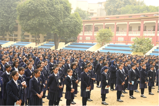 USM ACTIVITY-WINTER SMILES