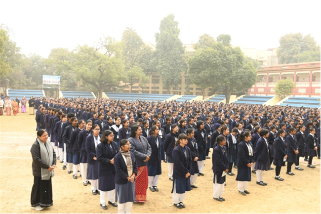 USM ACTIVITY-WINTER SMILES