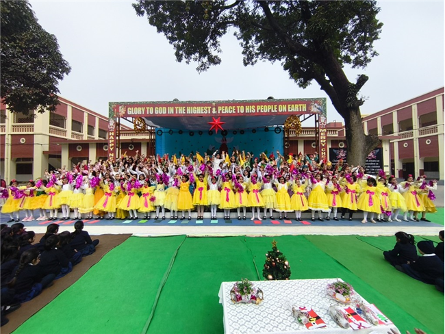 CLASS 1 & 2 CHRISTMAS ASSEMBLY