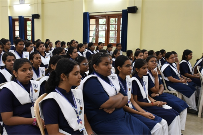 ORIENTATION PROGRAMME FOR CLASS 9- BY ALUMNAE ASSOCIATION