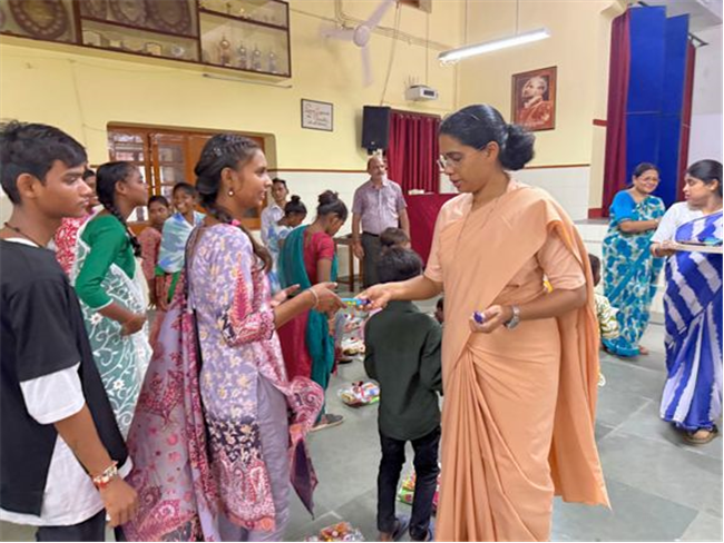 Spreading Love and Compassion – USM Outreach Programme