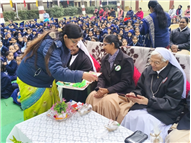 CLASS 1 & 2 CHRISTMAS ASSEMBLY