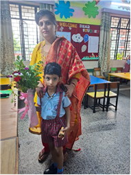 FLOWER ARRANGEMENT COMPETITION WITH MOM