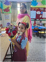 FLOWER ARRANGEMENT COMPETITION WITH MOM