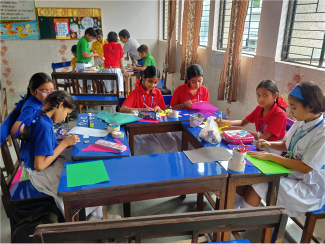 Exploring, Creating, Enjoying – Bagless Day Activities