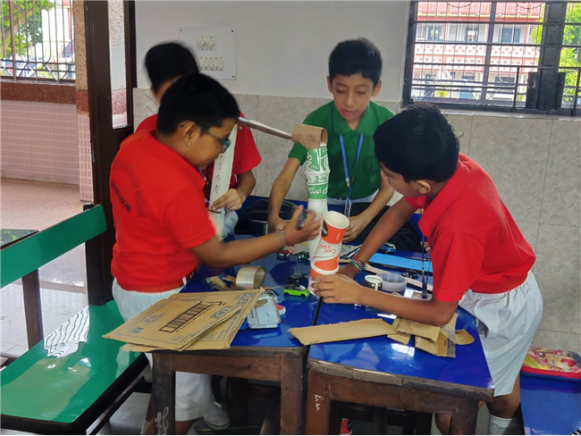 Exploring, Creating, Enjoying – Bagless Day Activities