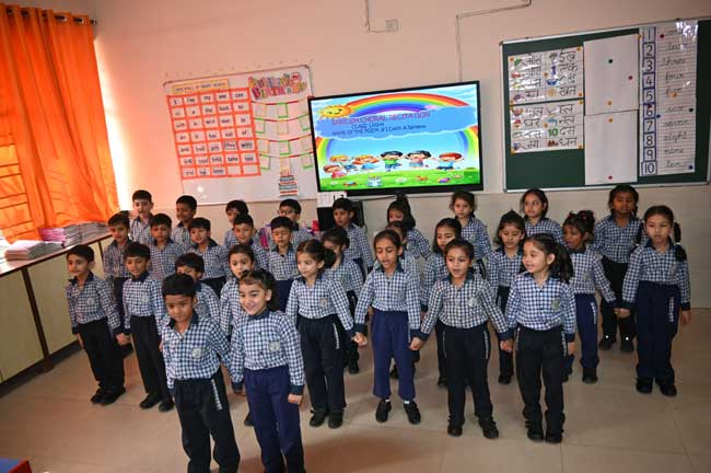 English Choral Recitation by LKG