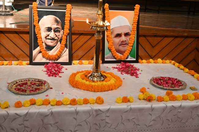 SOMERVILLE SCHOOL, NOIDA CELEBRATES GANDHI JAYANTI AND HINDI DIWAS