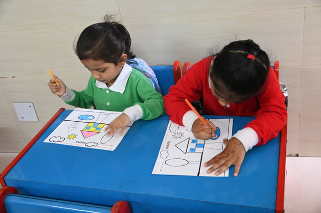 COLOURING COMPETITION PRE SCHOOL