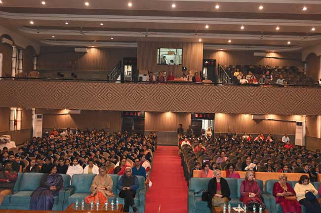 CHRISTMAS CELEBRATION WITH THE TRUSTEES, STAFF AND STUDENTS OF THE ANKUR ANAWA PROJECT AND JAGRITI SCHOOL