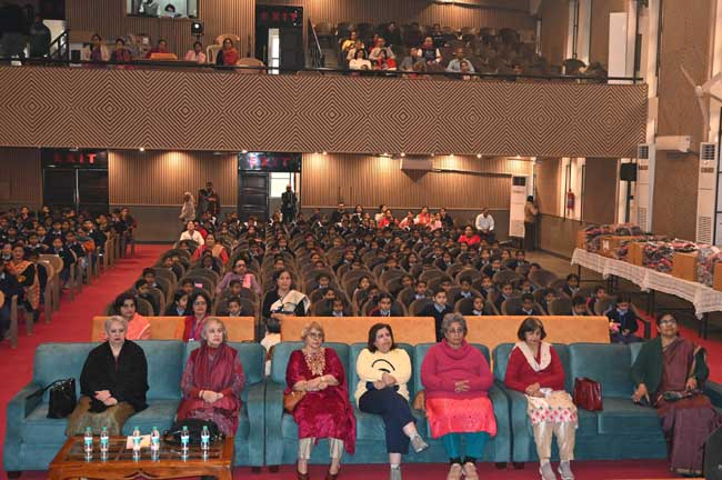 CHRISTMAS CELEBRATION WITH THE TRUSTEES, STAFF AND STUDENTS OF THE ANKUR ANAWA PROJECT AND JAGRITI SCHOOL