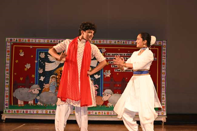 CHRISTMAS CELEBRATION WITH THE TRUSTEES, STAFF AND STUDENTS OF THE ANKUR ANAWA PROJECT AND JAGRITI SCHOOL