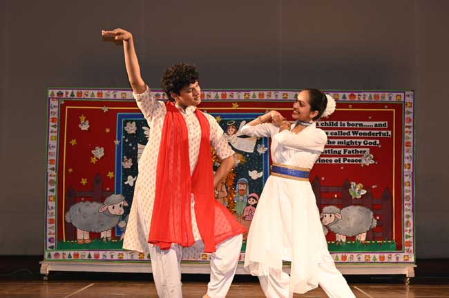 CHRISTMAS CELEBRATION WITH THE TRUSTEES, STAFF AND STUDENTS OF THE ANKUR ANAWA PROJECT AND JAGRITI SCHOOL