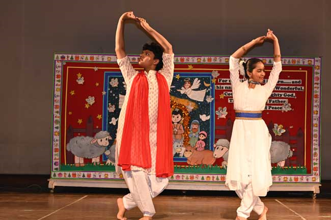 CHRISTMAS CELEBRATION WITH THE TRUSTEES, STAFF AND STUDENTS OF THE ANKUR ANAWA PROJECT AND JAGRITI SCHOOL