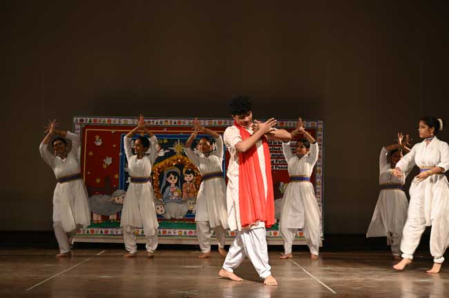 CHRISTMAS CELEBRATION WITH THE TRUSTEES, STAFF AND STUDENTS OF THE ANKUR ANAWA PROJECT AND JAGRITI SCHOOL
