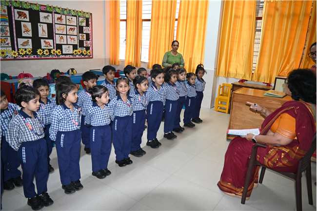 NURSERY HINDI CHORAL RECITATION