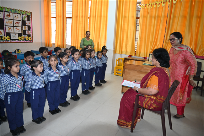 NURSERY HINDI CHORAL RECITATION