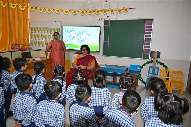 NURSERY HINDI CHORAL RECITATION