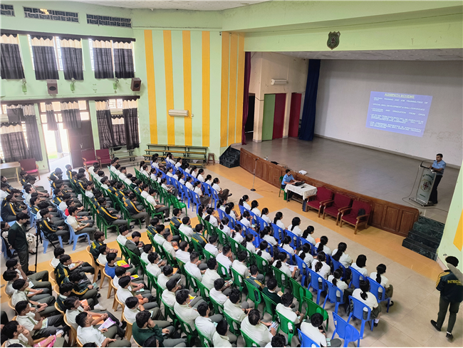 Inspiring Visit by Air Force Officers