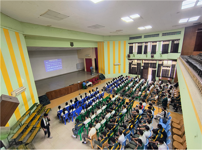 Inspiring Visit by Air Force Officers