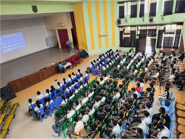 Inspiring Visit by Air Force Officers