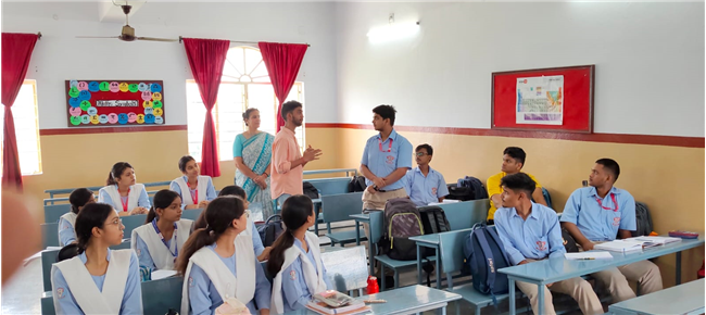 Our ex student Ayush met the students today