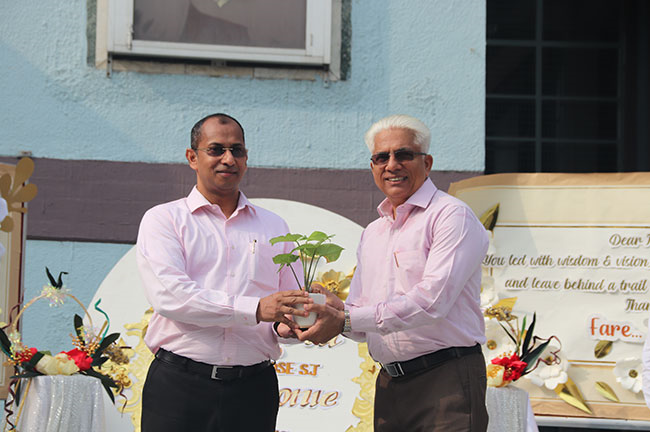 FAREWELL - FR. DR. T.J. JOSE S.J. AND WECOMING FR. SOBIN K. THOMAS, S.J. (SENIOR DEPT)