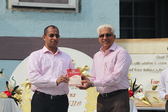 FAREWELL - FR. DR. T.J. JOSE S.J. AND WECOMING FR. SOBIN K. THOMAS, S.J. (SENIOR DEPT)