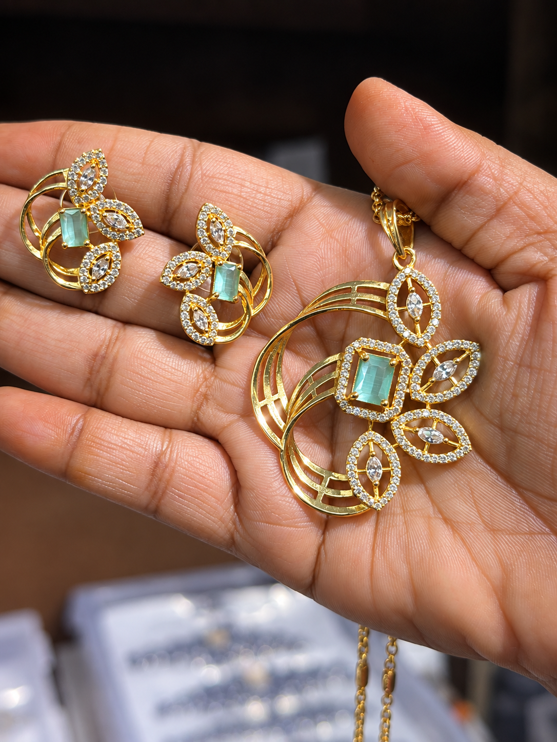 AD Pendant Set – Elegant Designer Pendant Jewellery - Image 4