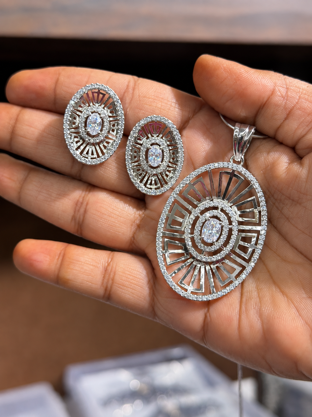 AD Pendant Set – Elegant Designer Pendant Jewellery