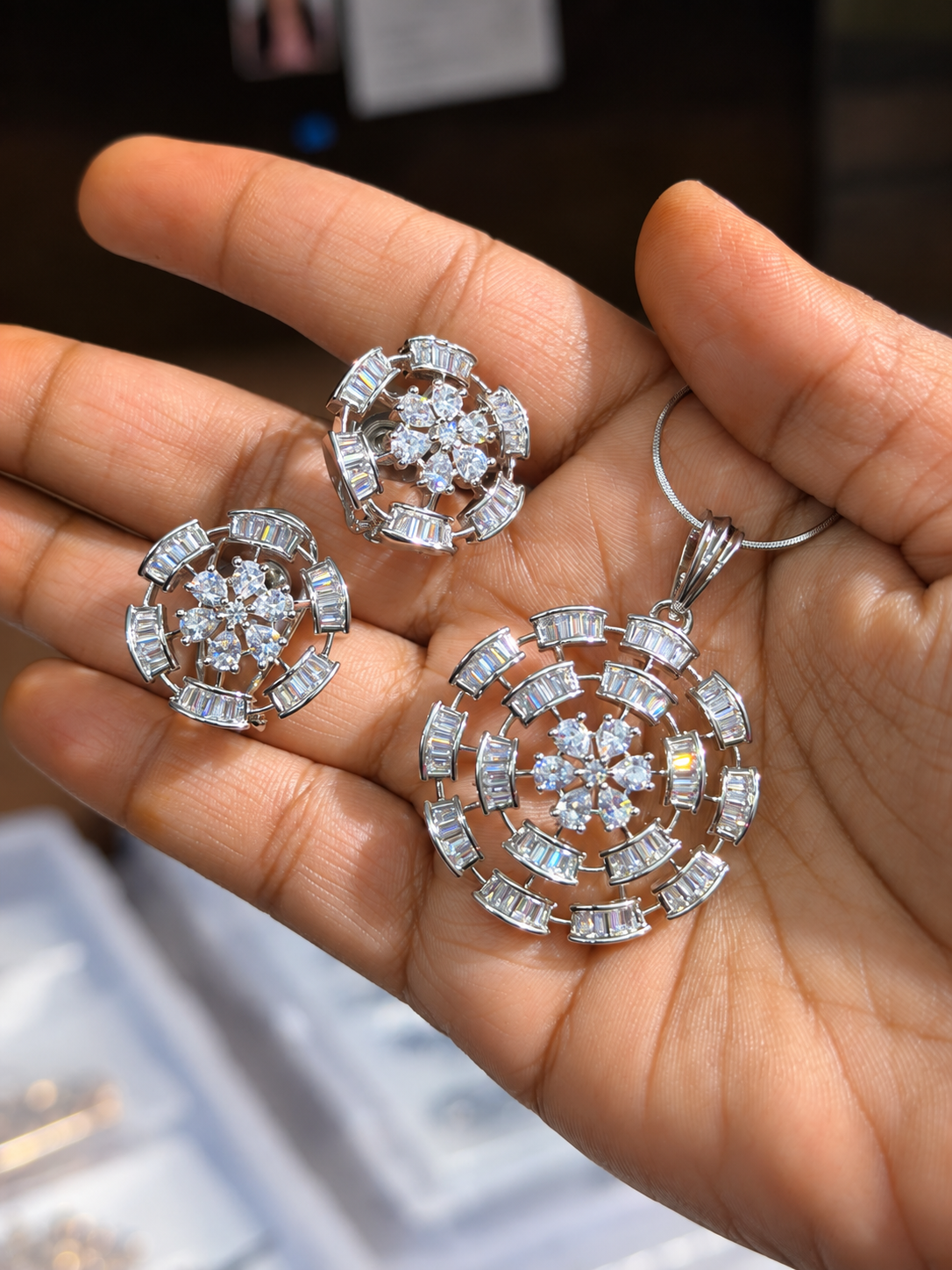 AD Pendant Set – Elegant Designer Pendant Jewellery