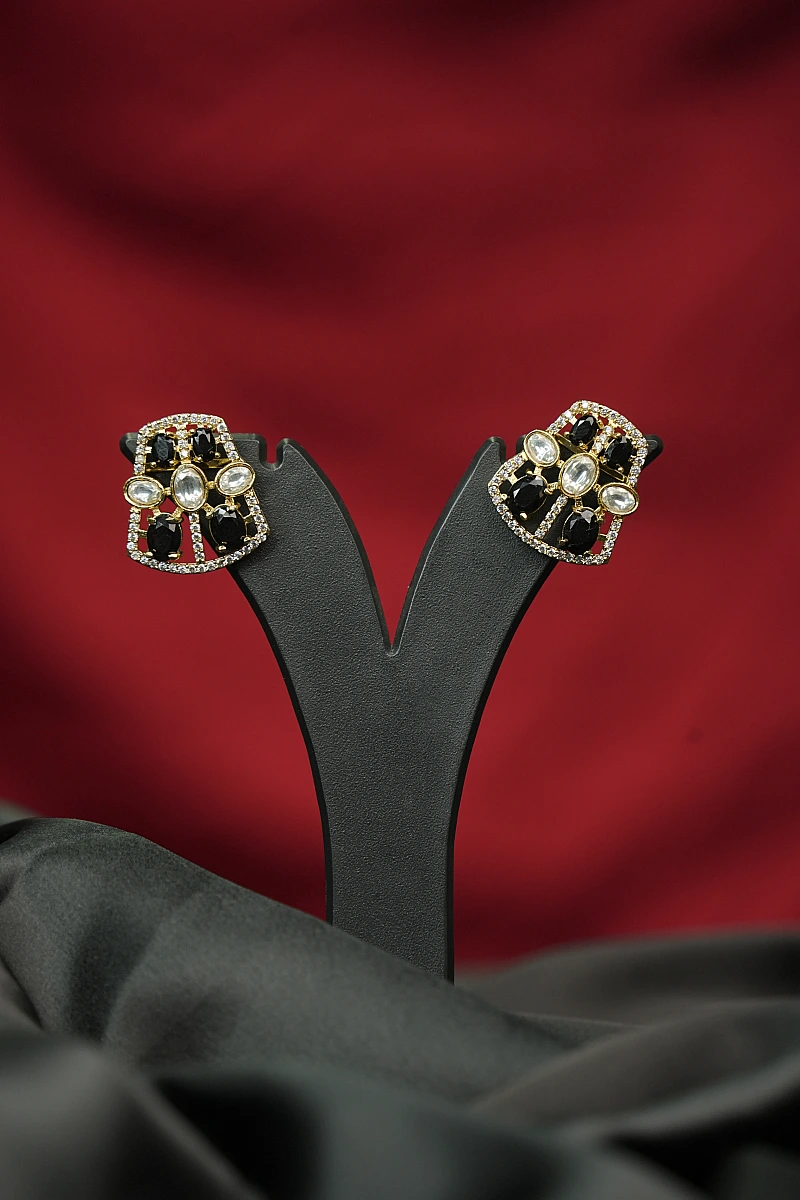 Elegant Moissanite Necklace Set with Matching Earrings - Image 3