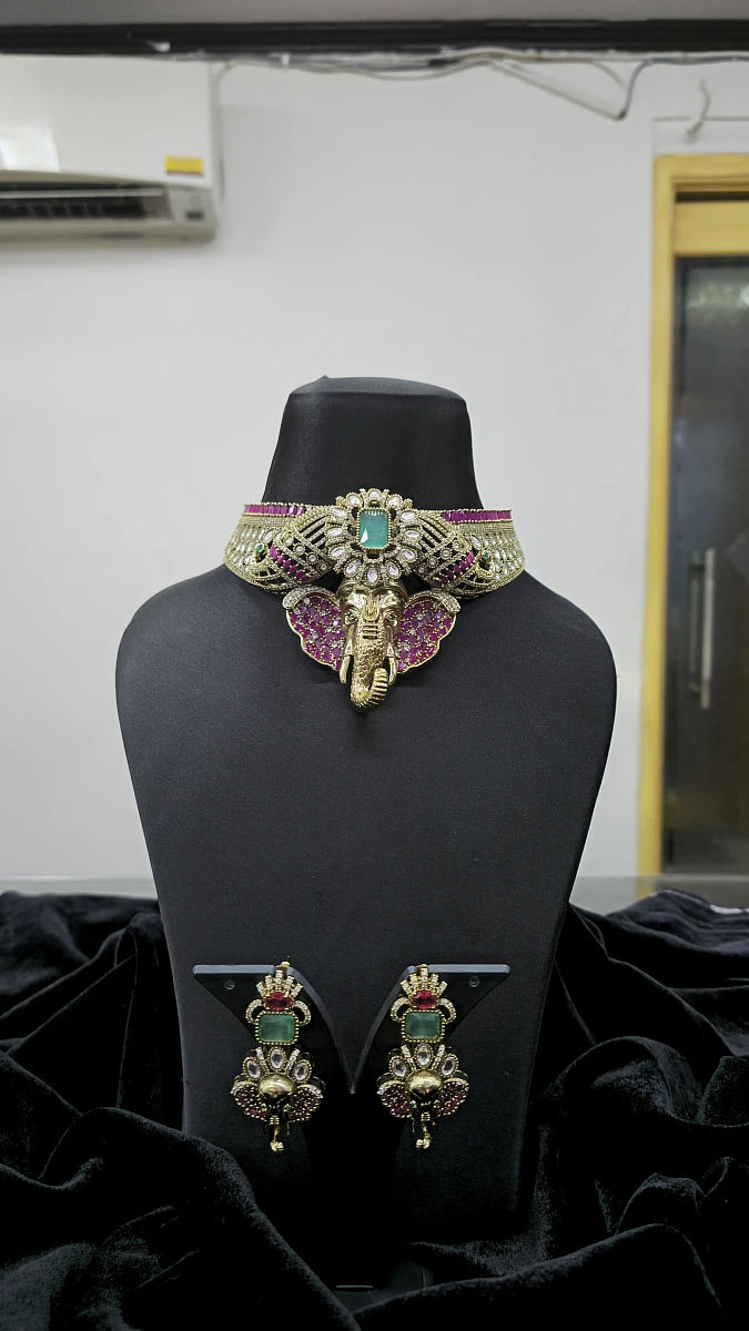 Gajraj Antique Moissanite Necklace Set - Image 2