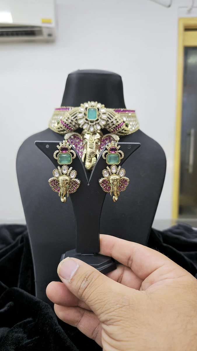 Gajraj Antique Moissanite Necklace Set - Image 3
