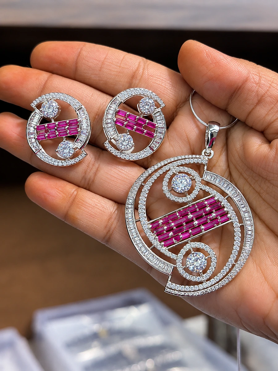 AD Pendant Set – Elegant Designer Pendant Jewellery