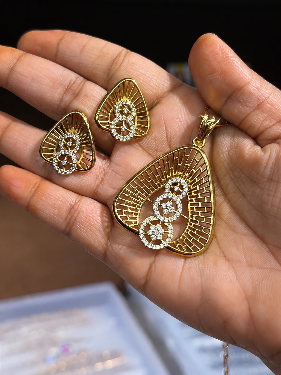 AD Pendant Set – Elegant Designer Pendant Jewellery