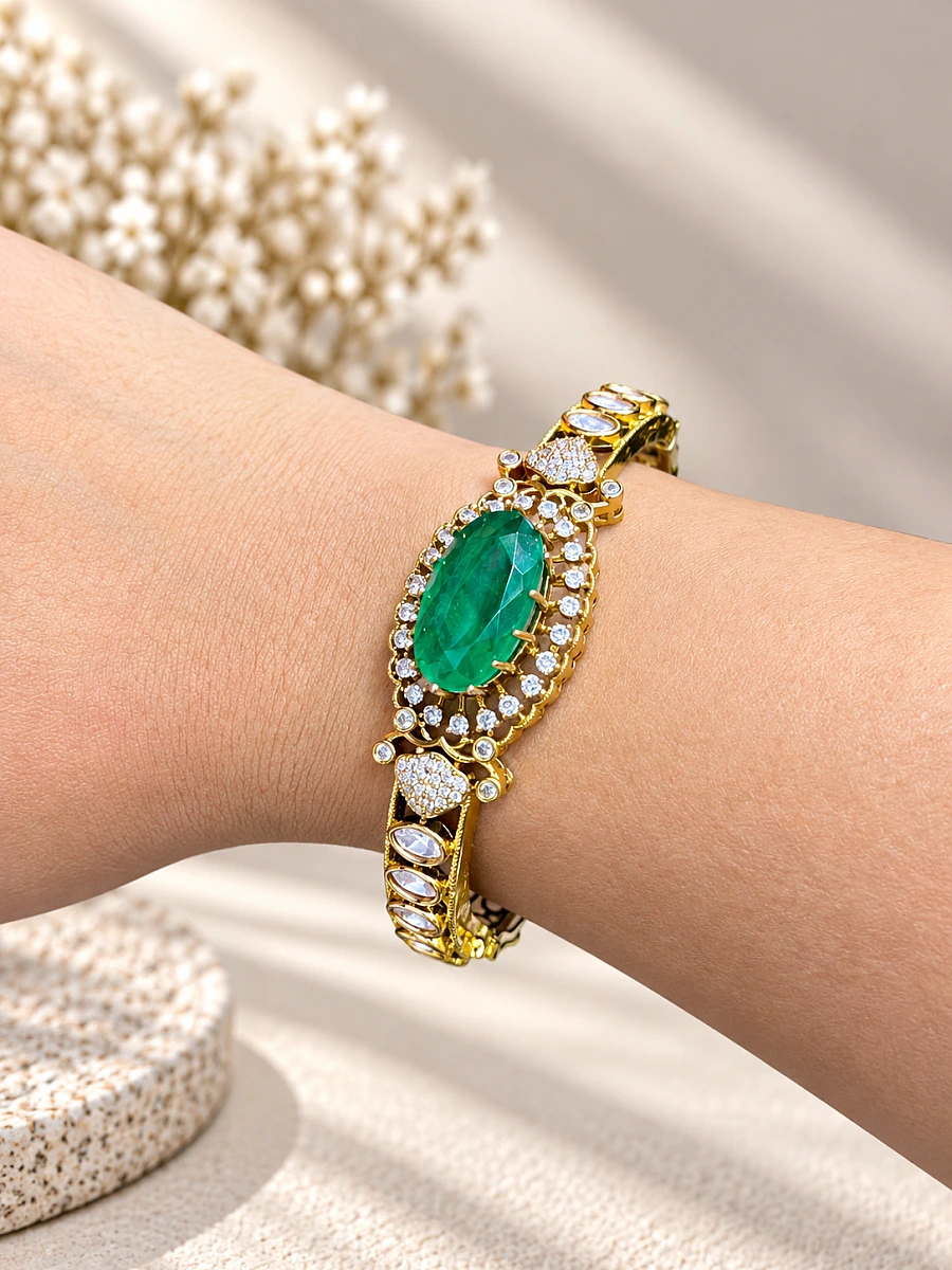 Mossainite Sleek Bracelet with Doublet Stone