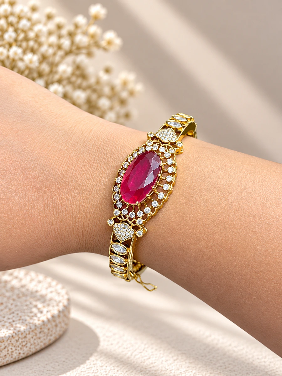 Mossainite Sleek Bracelet with Doublet Stone - Image 5