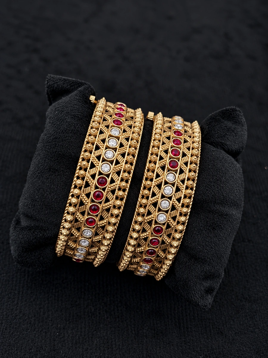 Rajwadi Gold Look-Alike Openable Bangles – Brass Alloy Traditional Jewellery